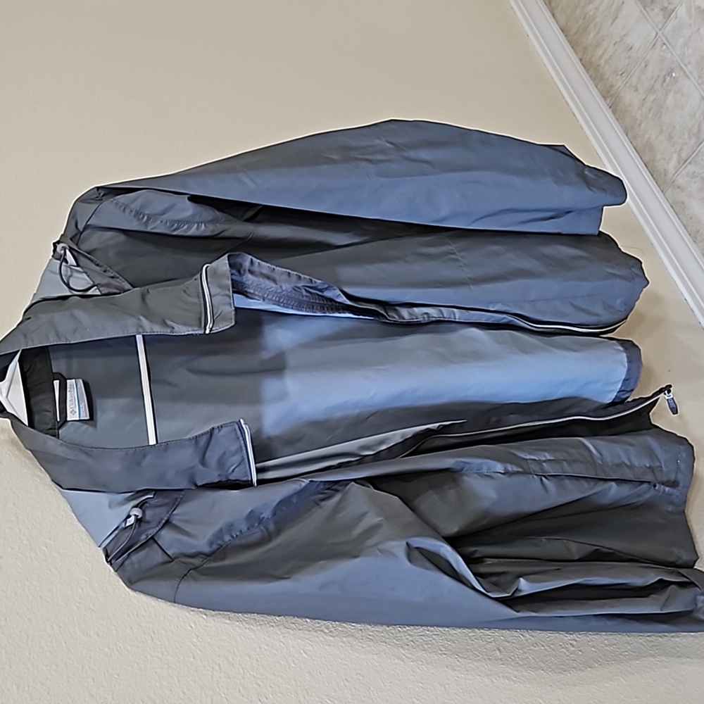 Columbia rain coat